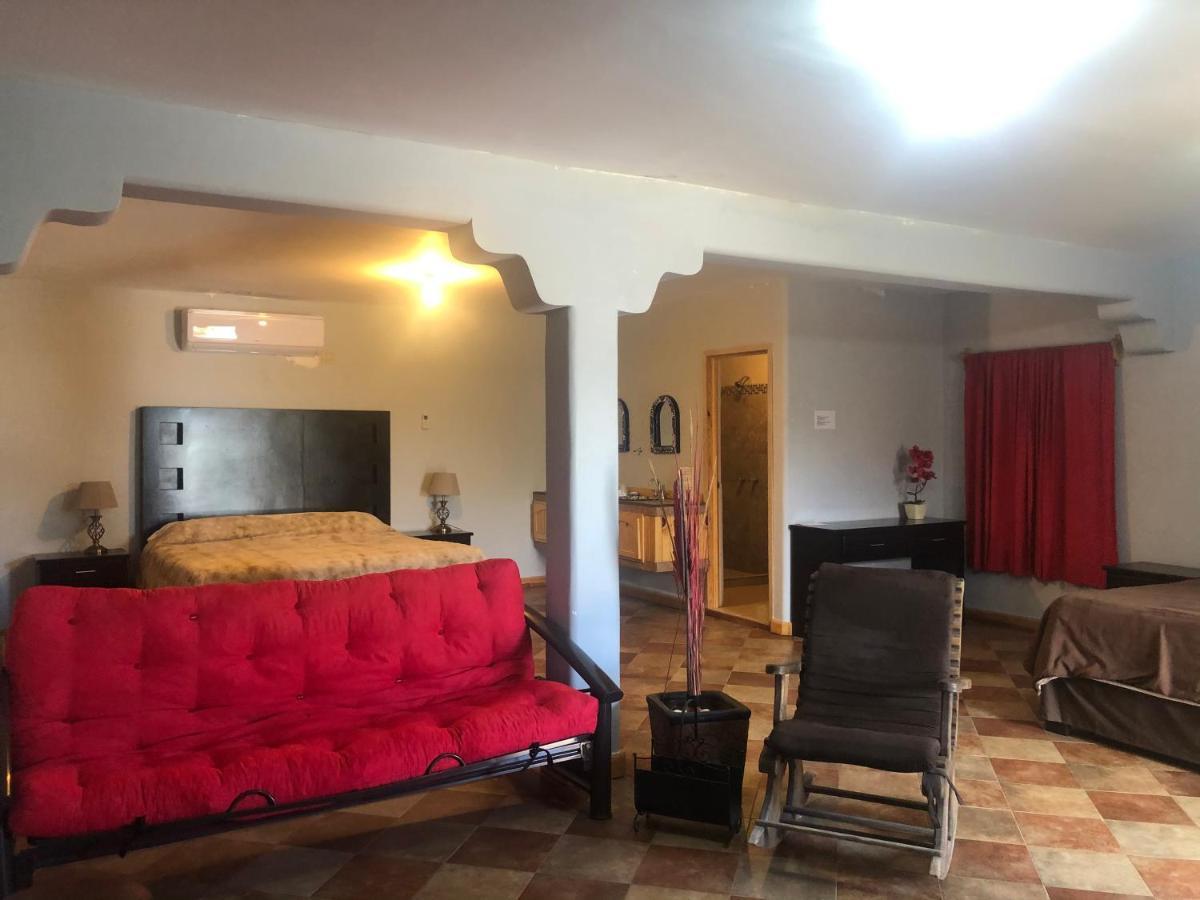 Hotel Isabela, Mag Bay Puerto San Carlos Екстериор снимка